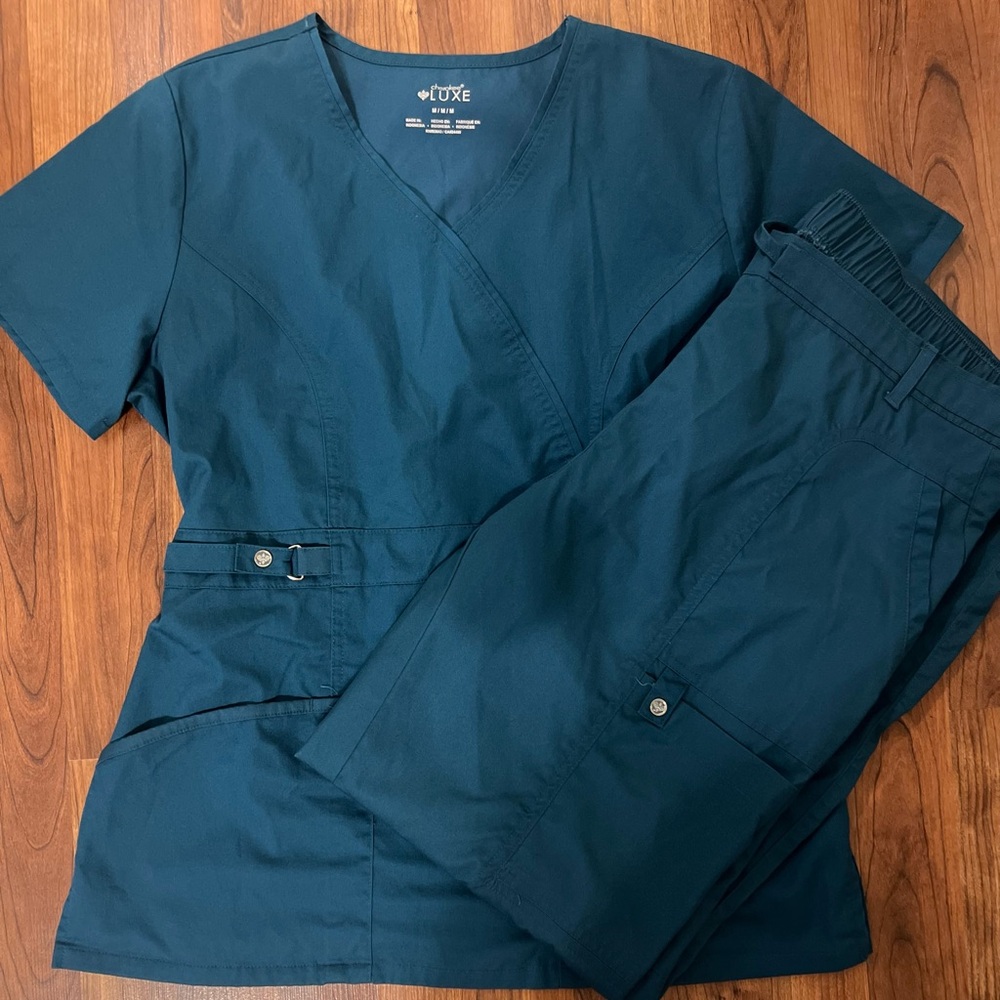 Cherokee Luxe Scrub Set, M/L